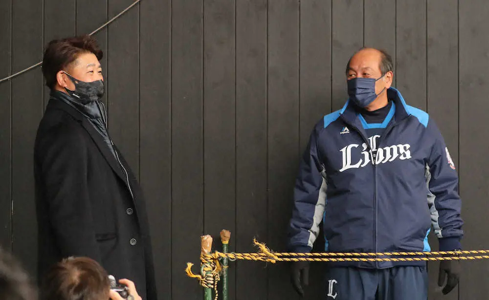 【画像・写真】松坂大輔氏、スポニチ評論家初仕事　西武・隅田に熱視線「さすがドラ1。2種類だけでも抑えられる」