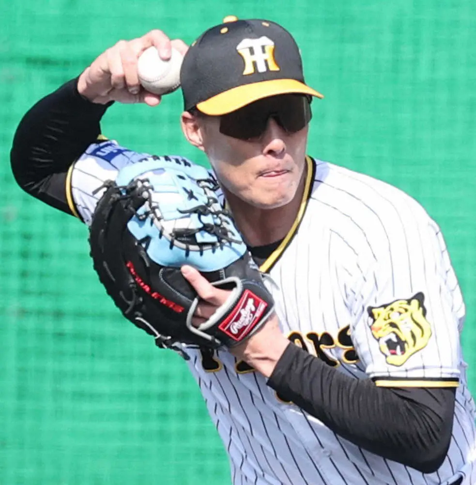 【画像・写真】阪神・糸井　キャンプ初日から異例の全メニュー消化　3カ所ノック参戦し「ケツが割れた」