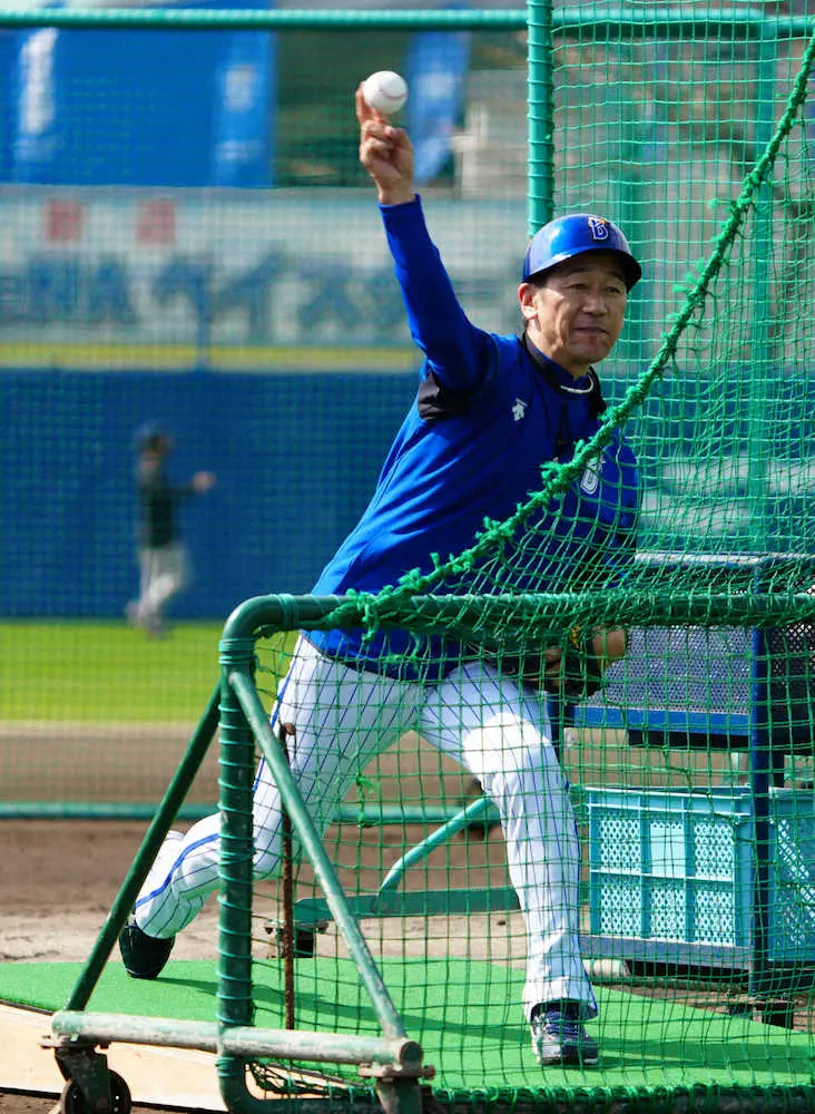【画像・写真】【キャンプ隠しマイク】DeNA・三浦監督　藤田の打撃投手務め“出逢いはスローモーション”