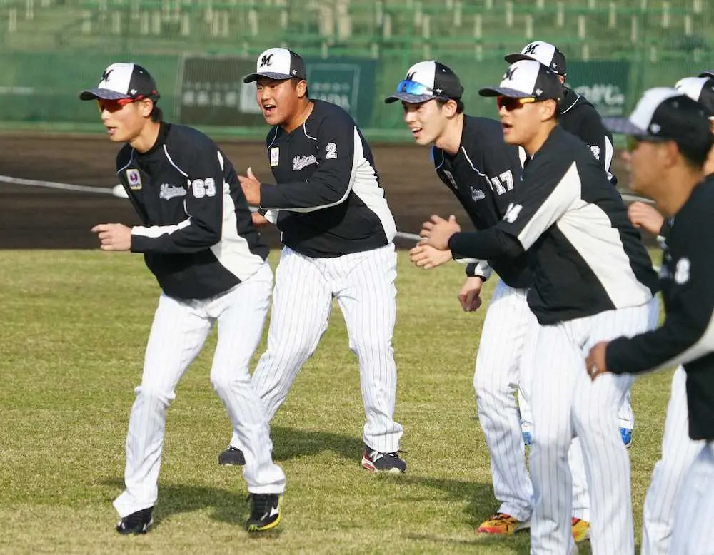 【画像・写真】ロッテ1位・松川「気が引き締まった」　背番2背負い軽快な動き披露　井口監督「1年目とは思えない」