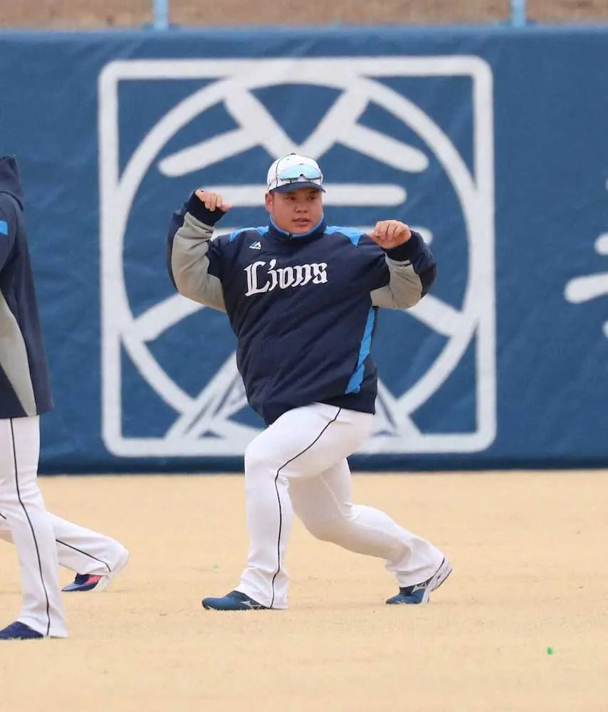 【画像・写真】【西武キャンプ2日目】朝8時台から　渡部「よくばり」な早出特守