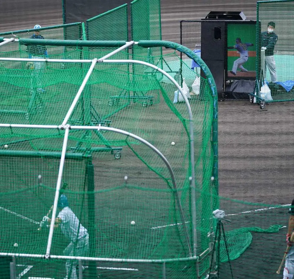 【画像・写真】新庄ビッグボス　1軍BIG組初指導で珍トレ3発「フラフープ」「バーチャル」「笑顔投球指令」