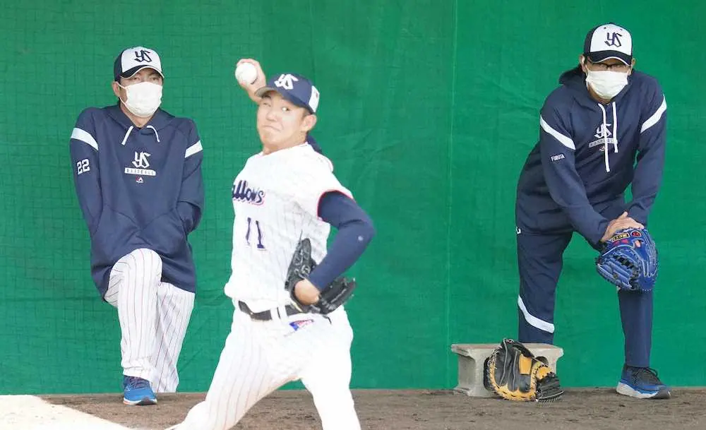 【画像・写真】ヤクルト奥川3度目ブルペン　変化球を解禁