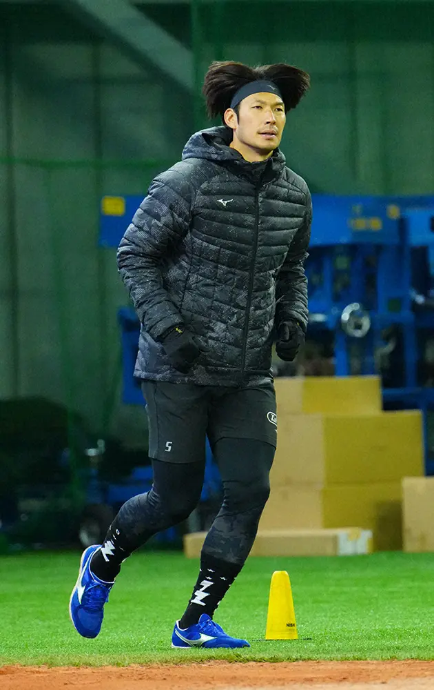 【画像・写真】DeNA大田、キャンプ合流初日からランチ特打へ