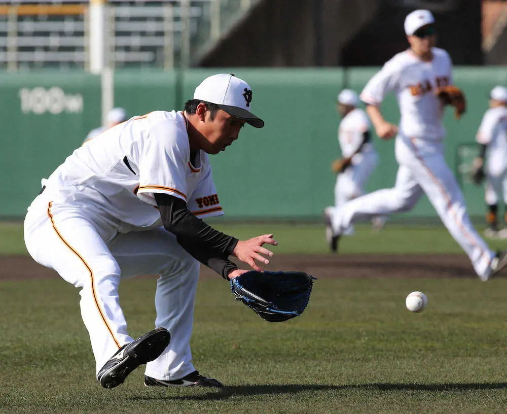 【画像・写真】巨人ドラ3赤星　制球力の良さに桑田コーチ「さすが。1軍で十分できるんじゃないか」昇格初ブルペン　