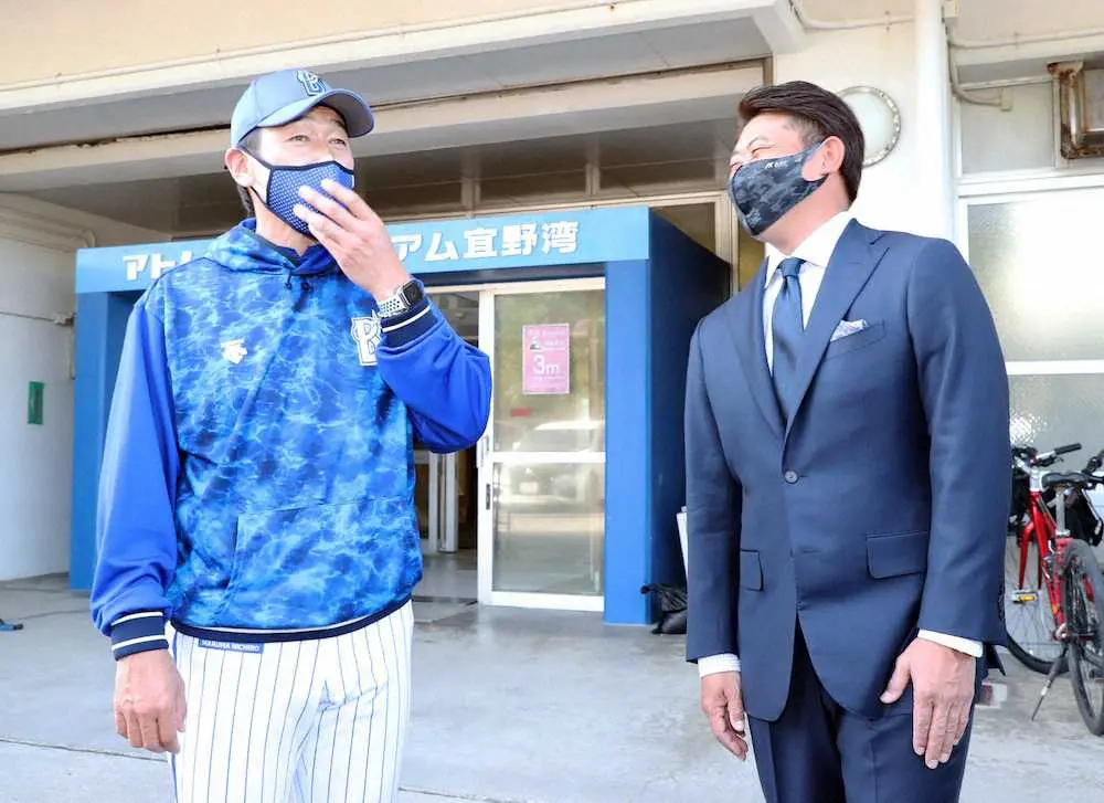 【画像・写真】「W大輔」の対面実現!松坂大輔氏に三浦大輔監督「小園を見てほしい」「今年はやり返します」