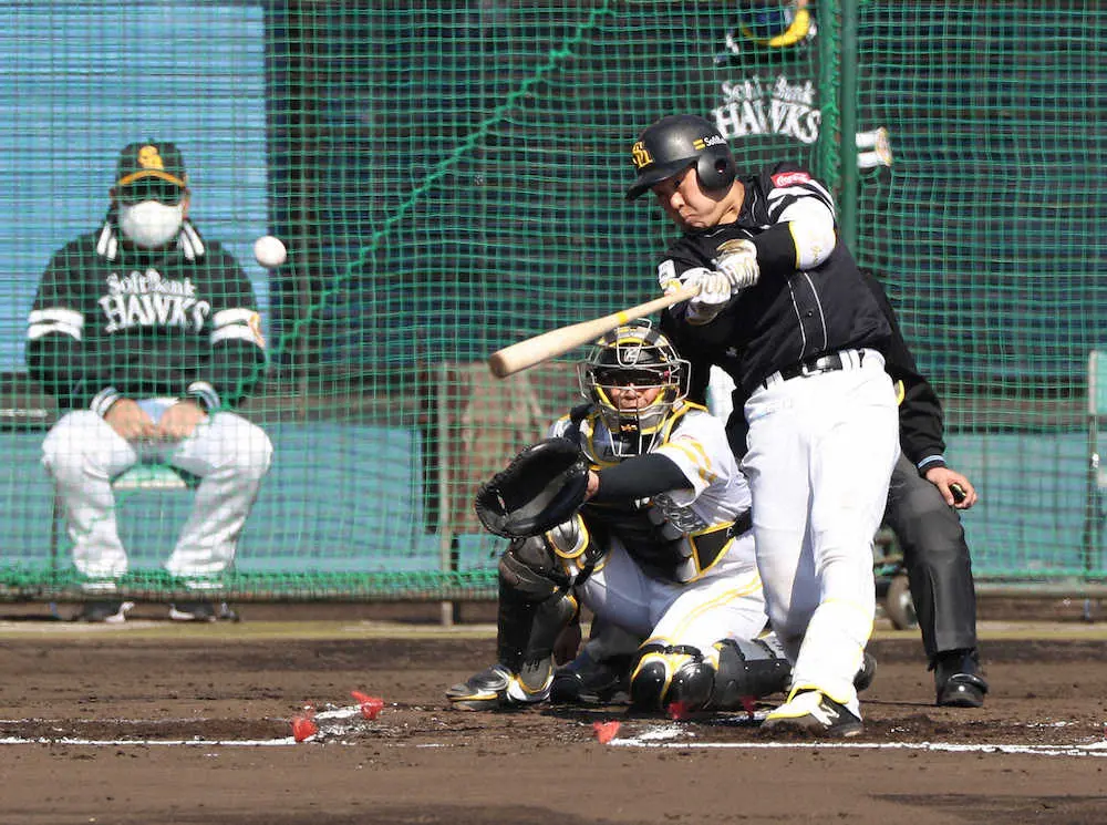 【画像・写真】王会長が拍手!!　ソフトB・井上マルチ&4打点　昨秋キャンプでマンツーマン指導、助言実践で成果