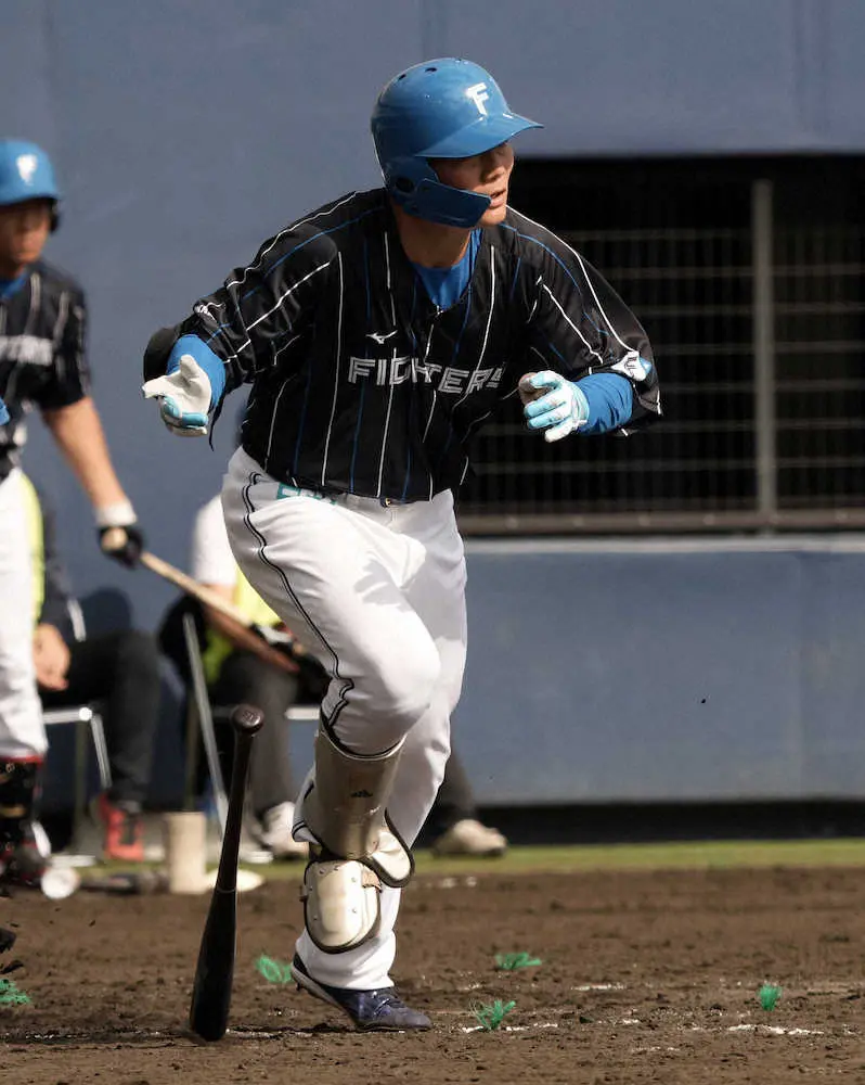 【画像・写真】日本ハム・清宮　紅白戦で2打点をマークし「レギュラーを取りにいくほかない」