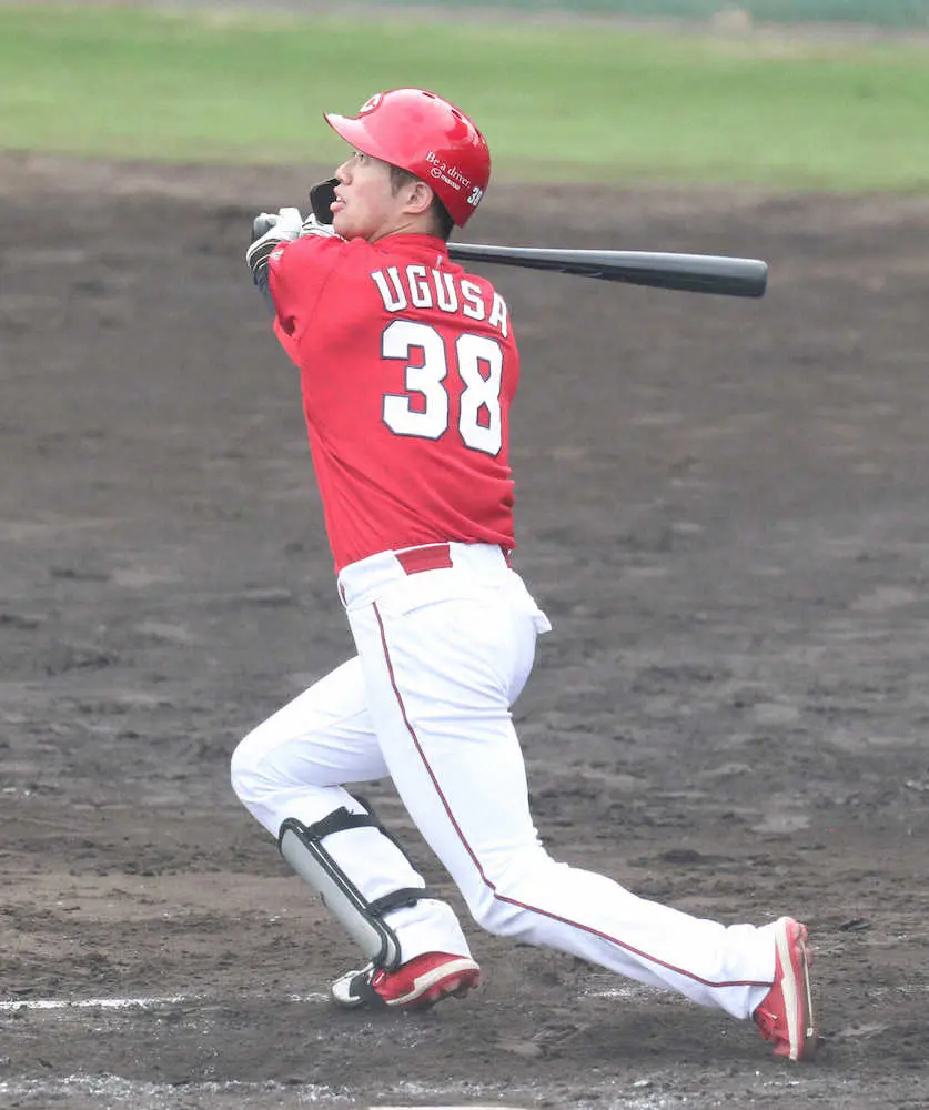 【画像・写真】広島・宇草　三塁打2本!!野間とのし烈中堅争いに負けない　パンチ力で猛アピールだ