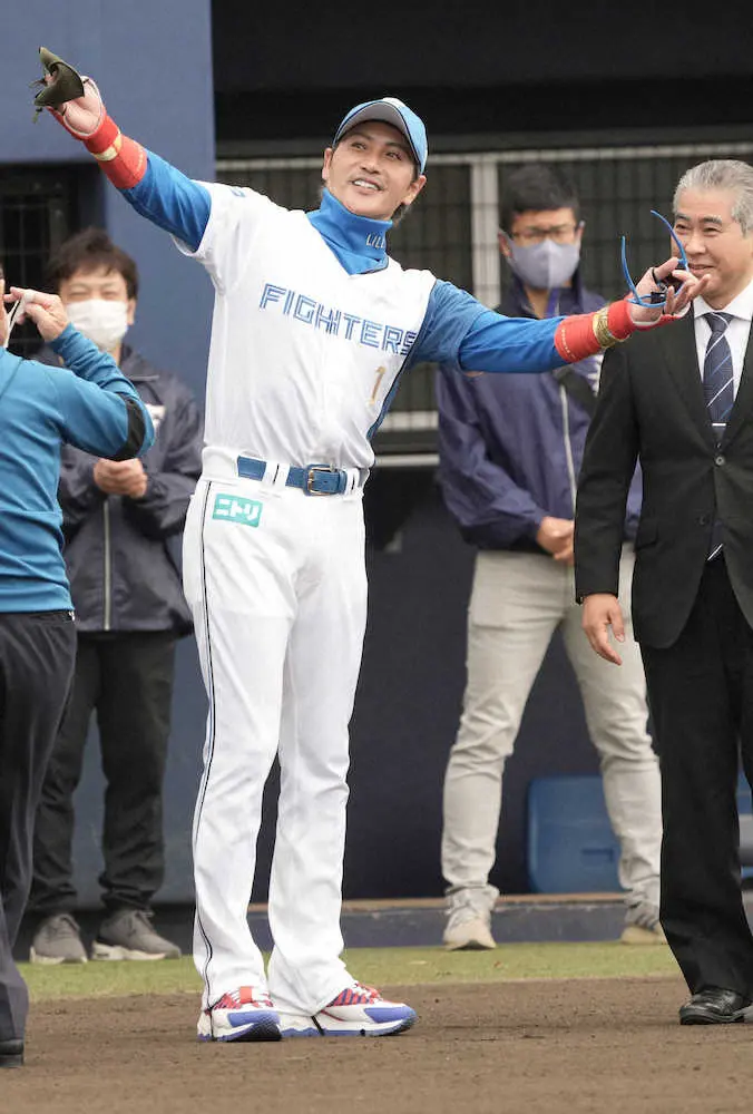 【画像・写真】【ビッグボス　ボイス】シートノック前にスタンドへ「拍手お願いしまーす！」