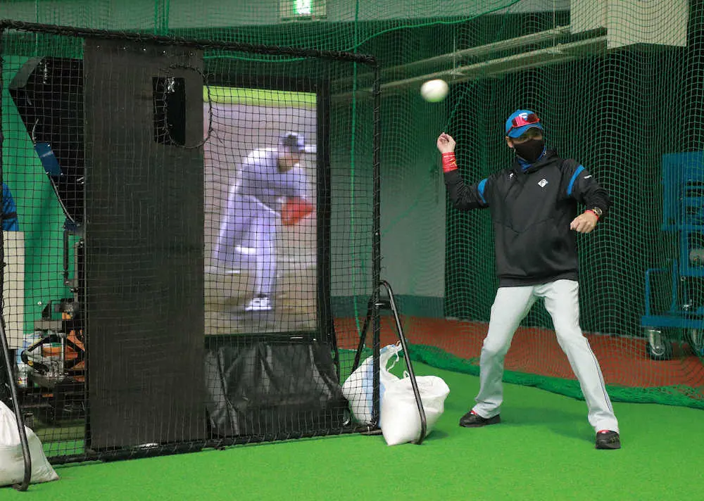 【画像・写真】日本ハムの秘密兵器“バーチャル新庄”が初登板　155キロの豪腕に「速い？」