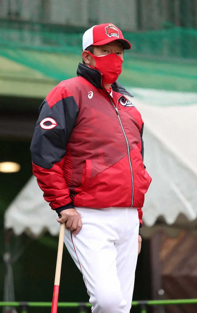 【画像・写真】広島・佐々岡監督　新星出てコイ！沖縄2次キャンプで若手サバイバルを予告、「6番勝負」開幕だ