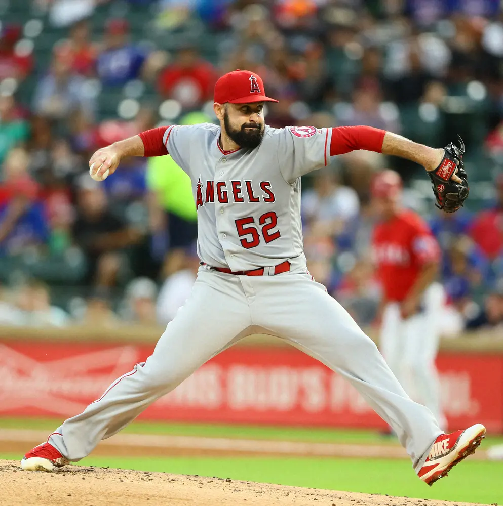 【画像・写真】巨人新助っ人シューメーカー　トレードマークのひげ剃って登場　投球スタイルは「ブルドックのような」