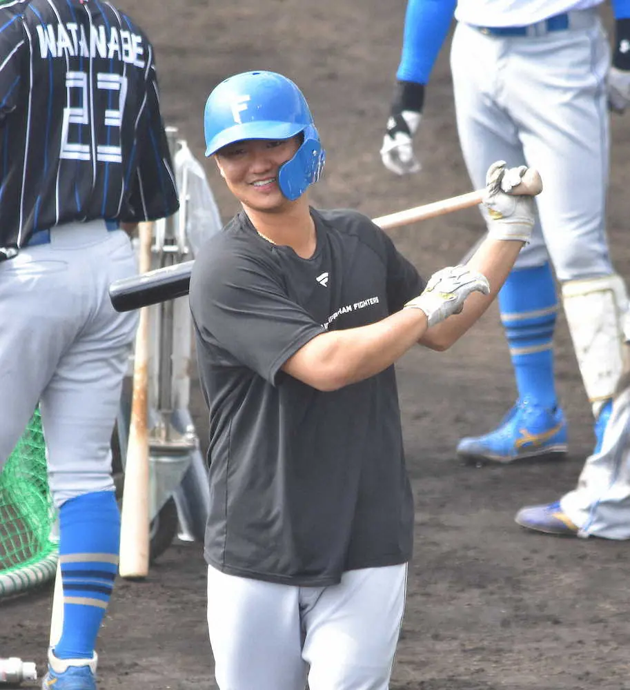 【画像・写真】日本ハム・佐藤　猛アピール中　銀メダリストの親戚の活躍を力に変える