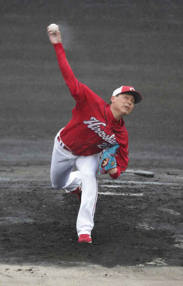 【画像・写真】広島・栗林　シート打撃初登板で、制球力向上の新しい姿見せる　打者11人から4奪三振