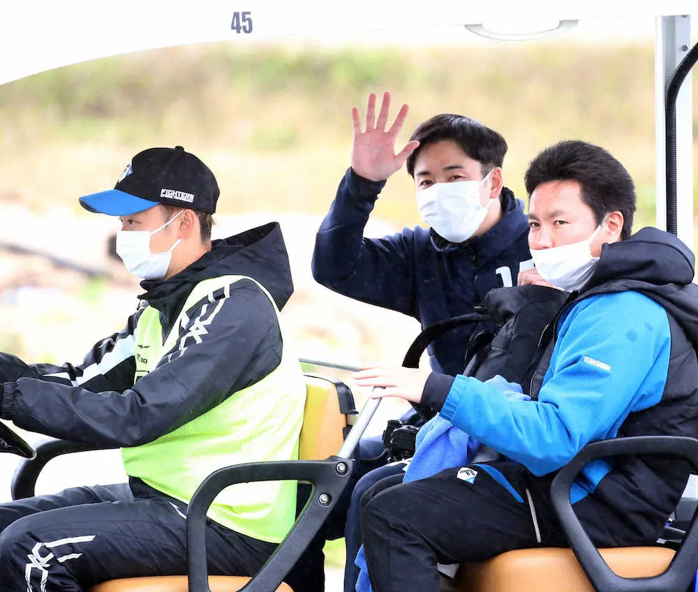 【画像・写真】前日本ハム・斎藤佑樹氏　キャンプで異例の打撃投手務める　まだ肩痛残る中…「気持ちよくなっちゃって」