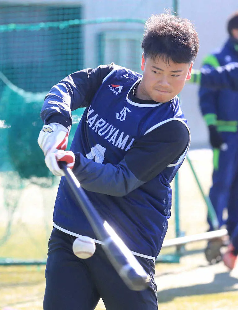 【画像・写真】ヤクルト・ドラ2丸山和　転倒して負傷交代