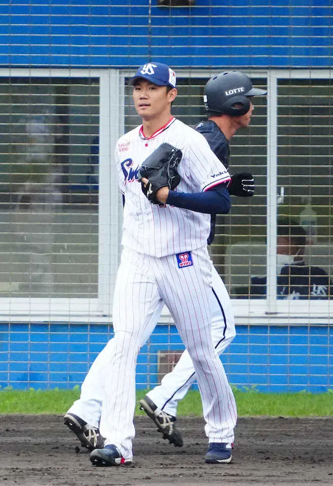 【画像・写真】ヤクルト・奥川　大乱調　2回途中で6失点　今季初実戦で内山壮と「星稜バッテリー」実現も…