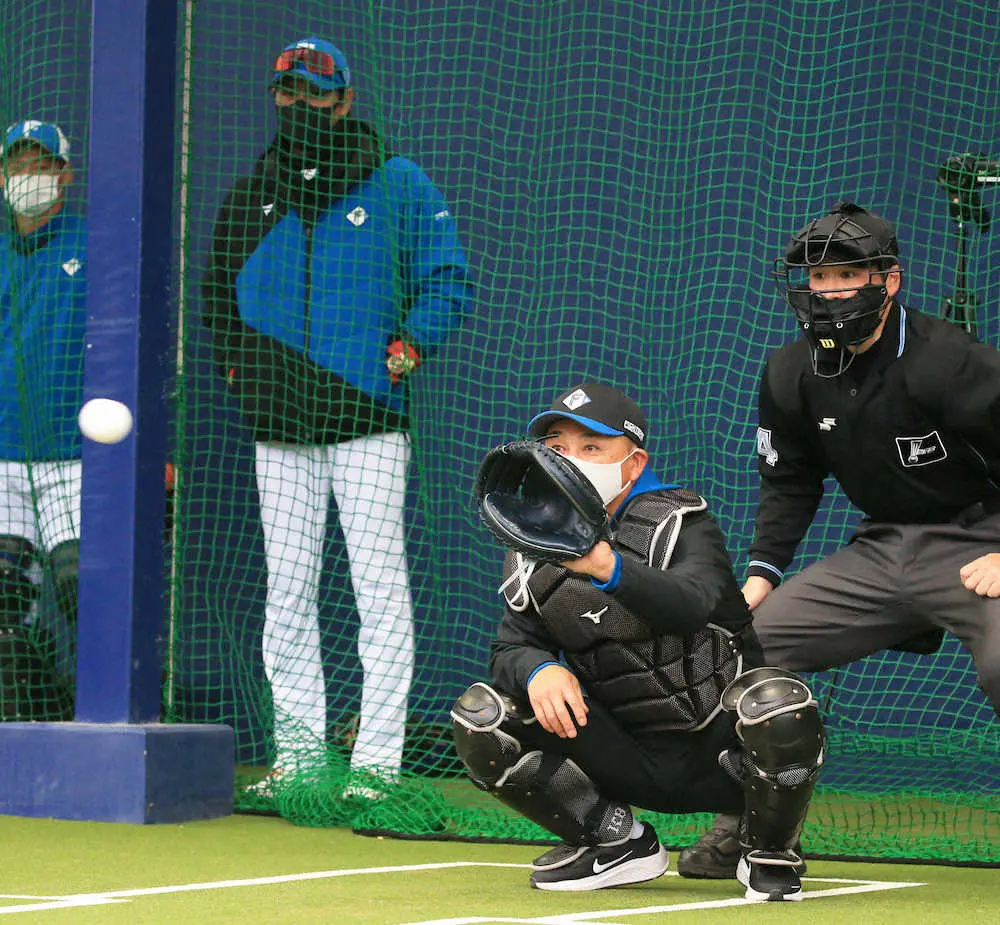 【画像・写真】【ビッグボス　ボイス】臨時コーチが黒ずくめ「黒、黒、黒、見づらいって」