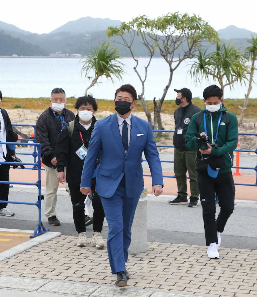 【画像・写真】松坂大輔氏が日本ハムキャンプ訪問　新庄ビッグボスと笑顔の対面「新庄監督の考え…。勉強になります！」