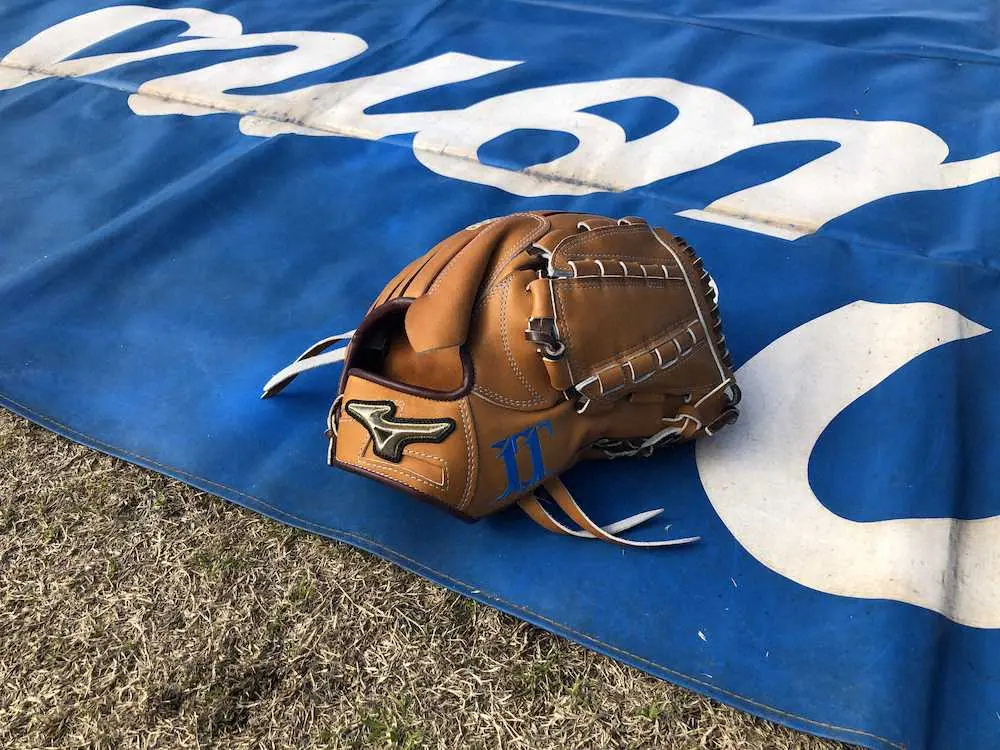 【画像・写真】西武・今井　今季初対外試合でニューグラブ「お披露目」　茶色のグラブで「いい投球披露したい」