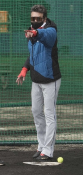 日本ハム “新庄流”本塁スライディング練習はテニスボールにタッチ - スポニチアネックス Sponichi Annex