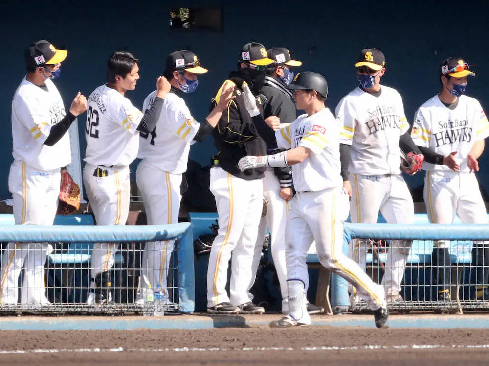 【画像・写真】ソフトバンク谷川原「自信になる」完璧弾　王会長の助言で3安打で猛アピール