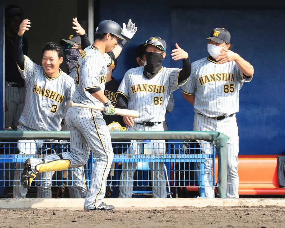 【画像・写真】阪神・江越　OP戦球団1号「風に乗ってくれた」　オリ・杉本&4スタンスの「ハイブリッド打法」ハマった