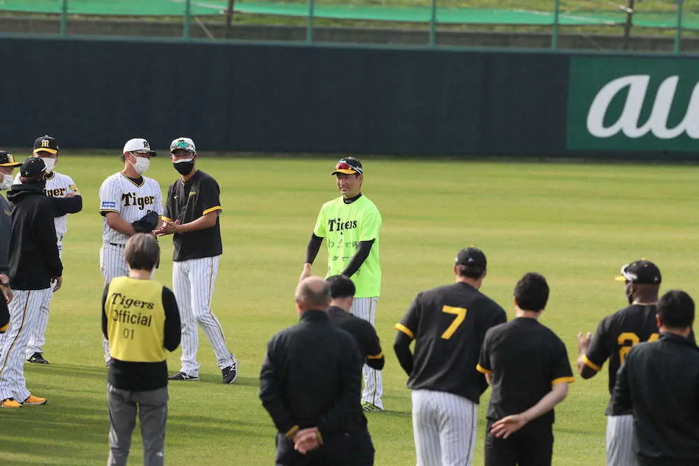 【画像・写真】阪神・岩崎　キャンプ最終日に1日キャプテン「100点で終えることができて良かったです」