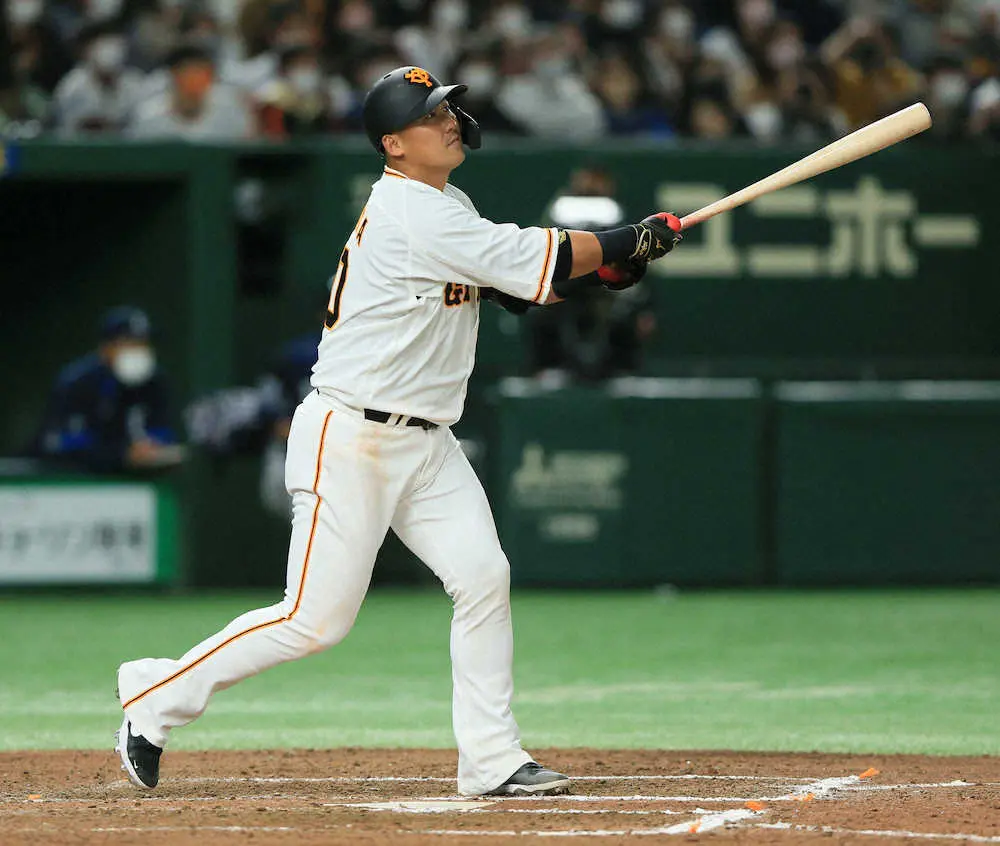 【画像・写真】巨人ON砲競演!中田翔にも飛び出した!22年チーム第1号の岡本バックスクリーン弾に続き“第2号”