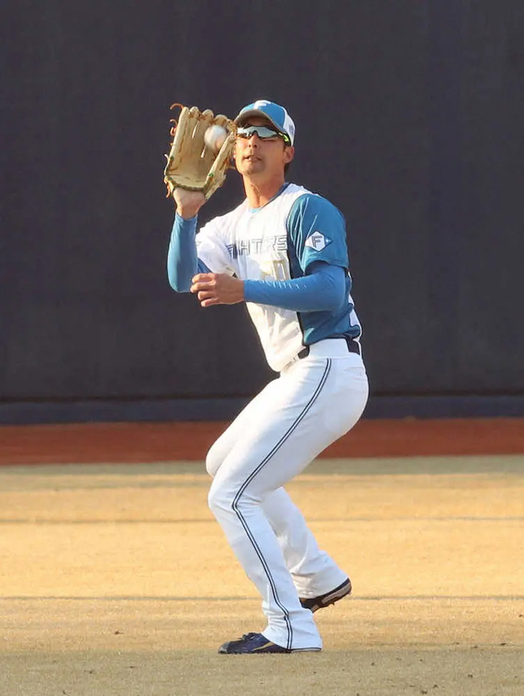 【画像・写真】二刀流挑戦の日本ハム・上原　9回にDHを解除して登板2K3者凡退