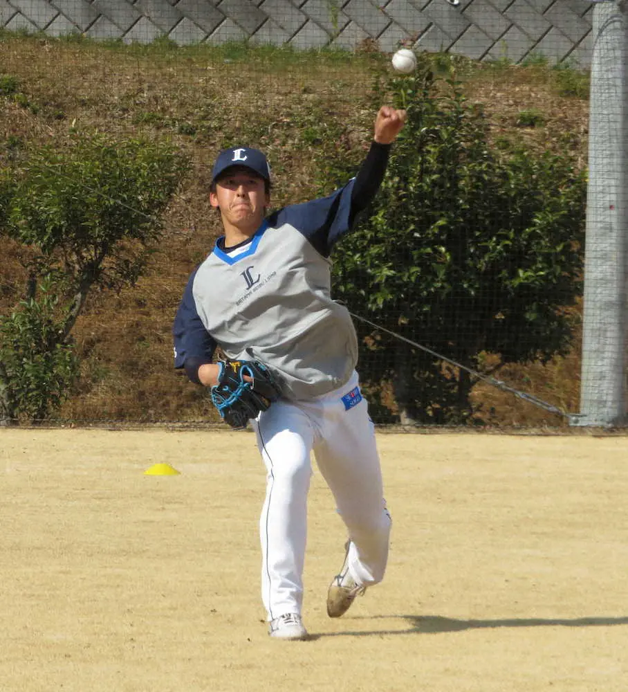 【画像・写真】西武ドラ1・隅田　5日広島戦に向け調整「ストレートで押す投球を」