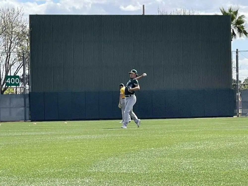 【画像・写真】冨岡　アスレチックスのマイナーC合流「スムーズに過ごせている」