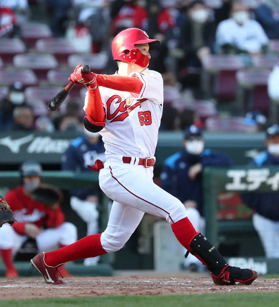 【画像・写真】若手がアピールに欠ける中、広島・大盛　途中出場で存在感アピール　左翼で好捕＆サヨナラお膳立て三塁打