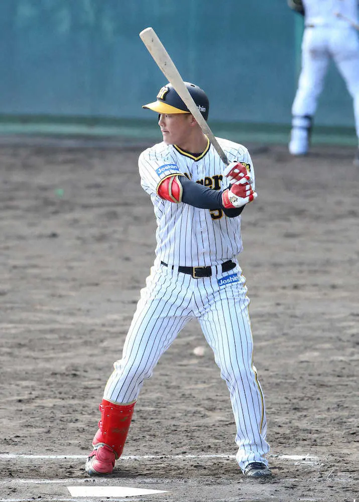 【画像・写真】阪神・前川　持ち味のフルスイングで岩崎から快音二塁打！実戦見据え「確率上げていけるように」