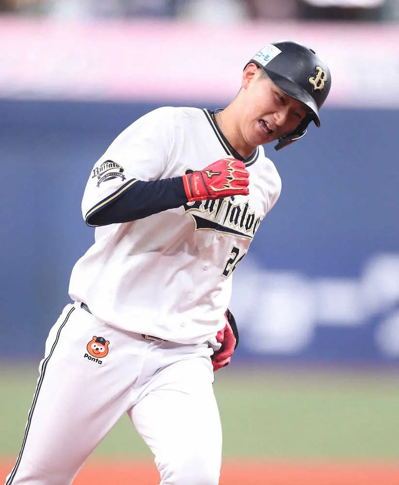 【画像・写真】オリックス　3番・紅林がOP戦1号弾　中日・柳からバックスクリーン左へ豪快に一撃