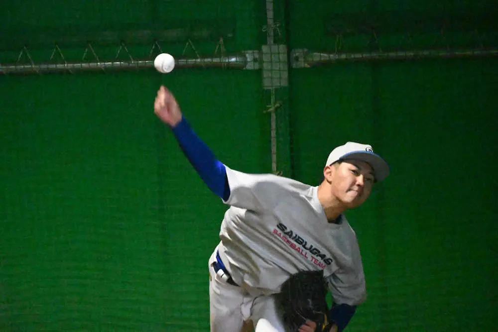 【画像・写真】ブルペンで投げ込む大畑蓮（撮影・柳内　遼平）