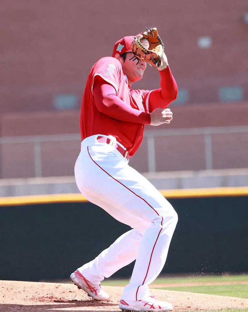 【画像・写真】エンゼルス・大谷　あわや顔面に打球直撃　打ったワングもホッ