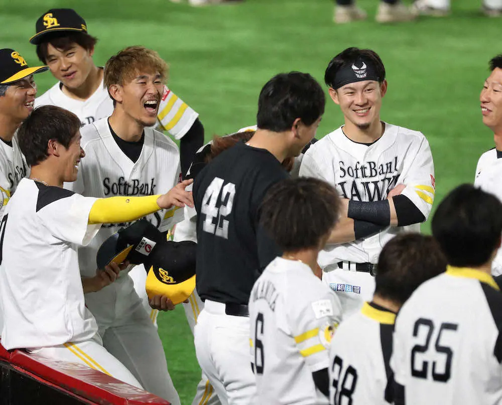 【画像・写真】「今宮VSガルビス」「牧原大VS三森」　開幕二遊間懸けたソフトBの“仁義なき戦い”続く