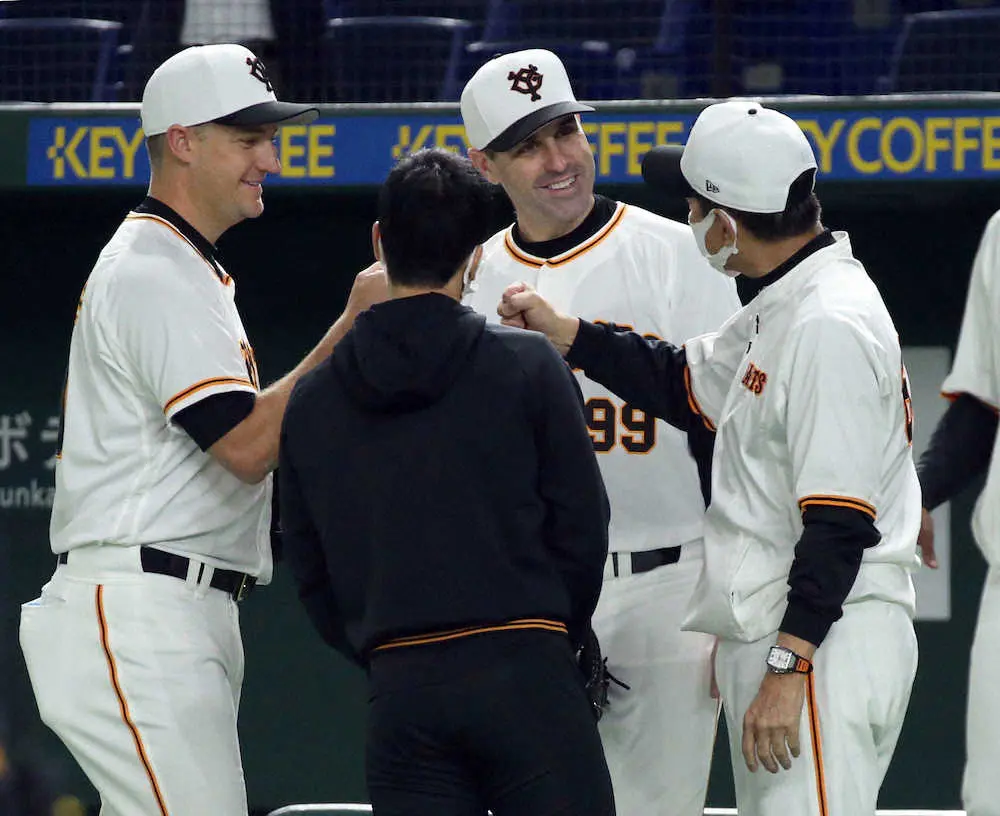 【画像・写真】【オープン戦隠しマイク】巨人・原監督、新助っ人2人からのあいさつに「マットとマット！」