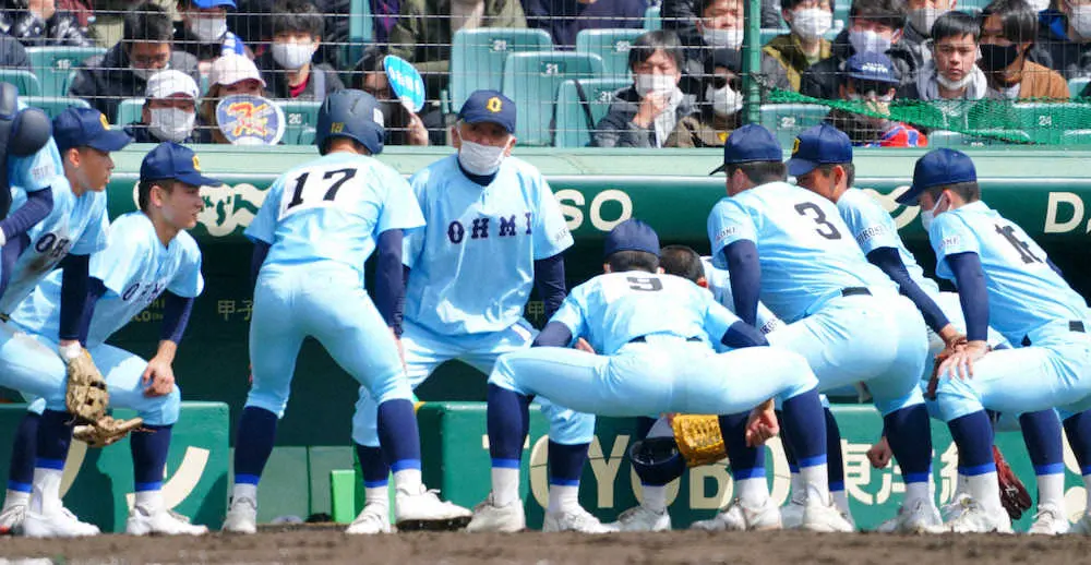 【画像・写真】繰り上げ出場の近江　粘って初戦突破!　9回に追い付き、タイブレーク13回に勝ち越し