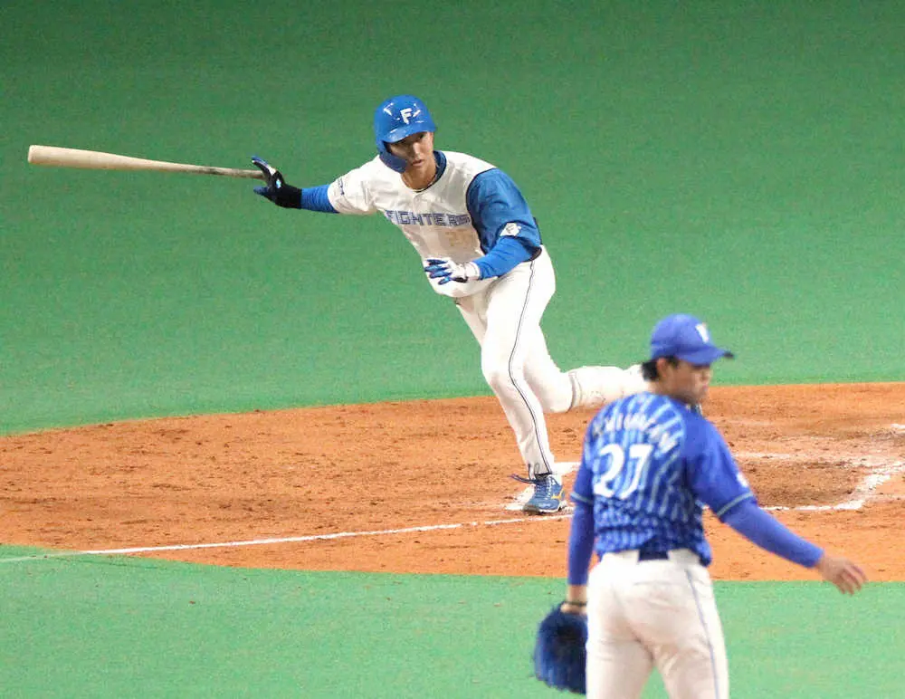 【画像・写真】日本ハム・浅間「勢いで打ちました」ガラポン打線の4番で躍動2安打1打点　開幕スタメン猛アピール