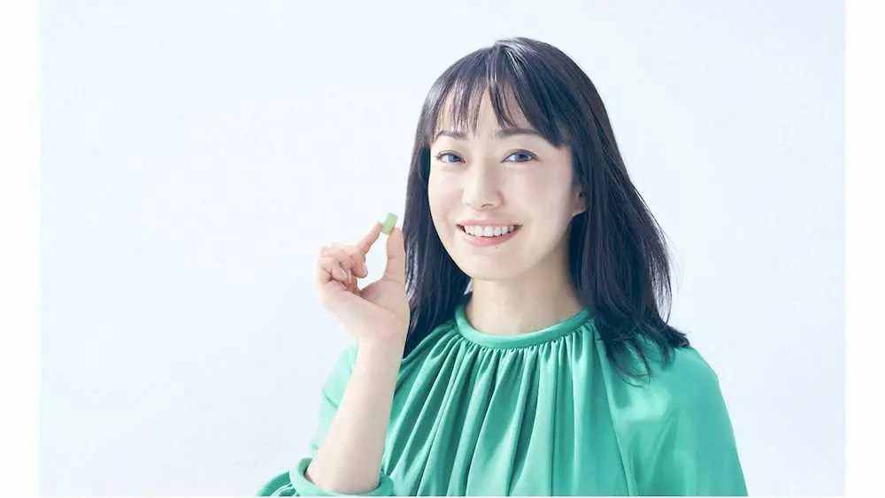 【画像・写真】ロッテ　3・29ホーム開幕戦始球式に菅野美穂が登板「全力投球したい！」