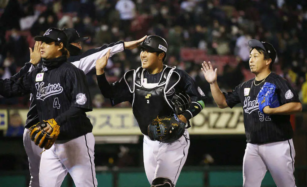 【画像・写真】ロッテ・松川　高卒新人開幕マスクで見事完封リード！67年ぶり！白星発進貢献