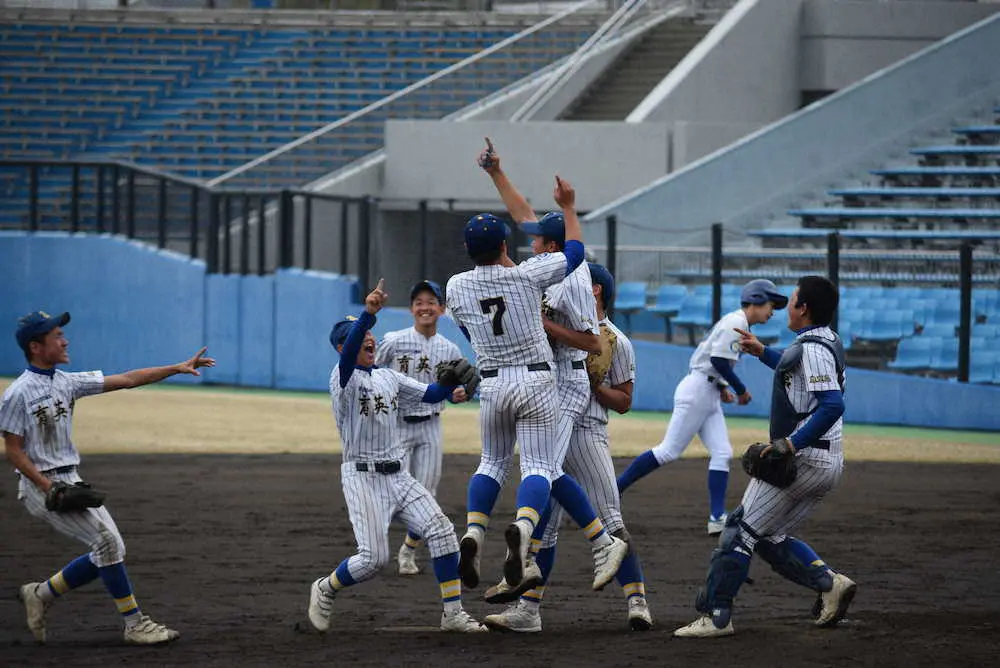 【画像・写真】鹿児島育英館中　悲願の初V！有村投打に輝き　4安打完封＆2点三塁打