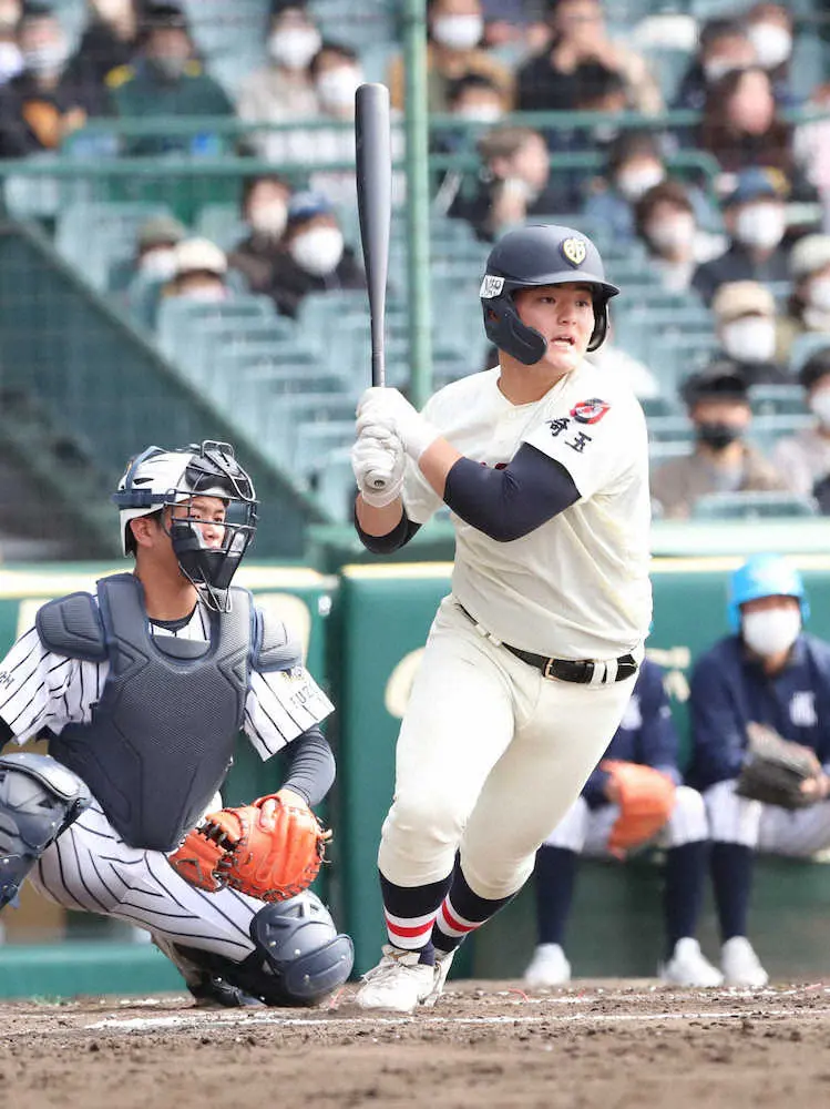 【画像・写真】浦和学院4番・鍋倉　8回に春の甲子園800号勝ち越し3ラン「打球が伸びてくれた」