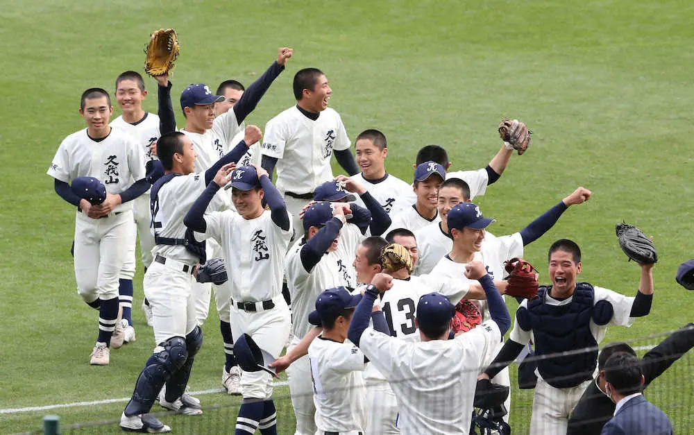 【画像・写真】国学院久我山　4番・下川辺　マーガード討ち目覚めのV弾　「このレベルでは簡単に四球出さない」冷静に