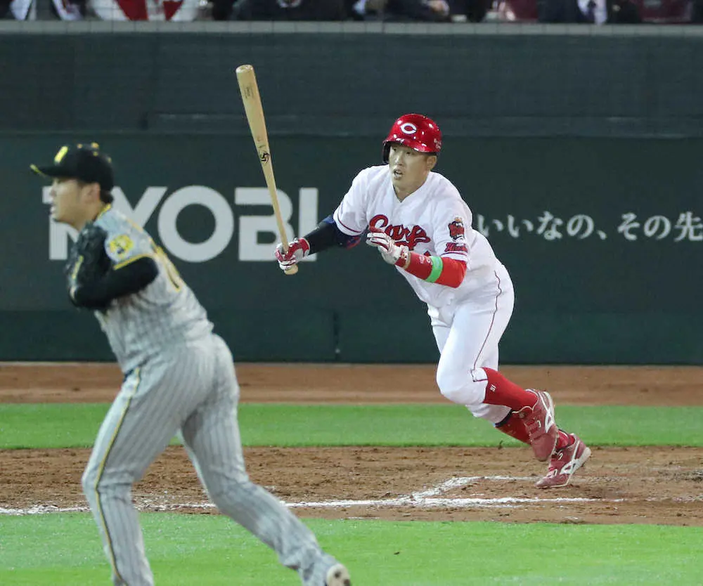 【画像・写真】広島　菊池涼の通算300犠打を先制点に結び付ける　続く小園がすかさず右前適時打