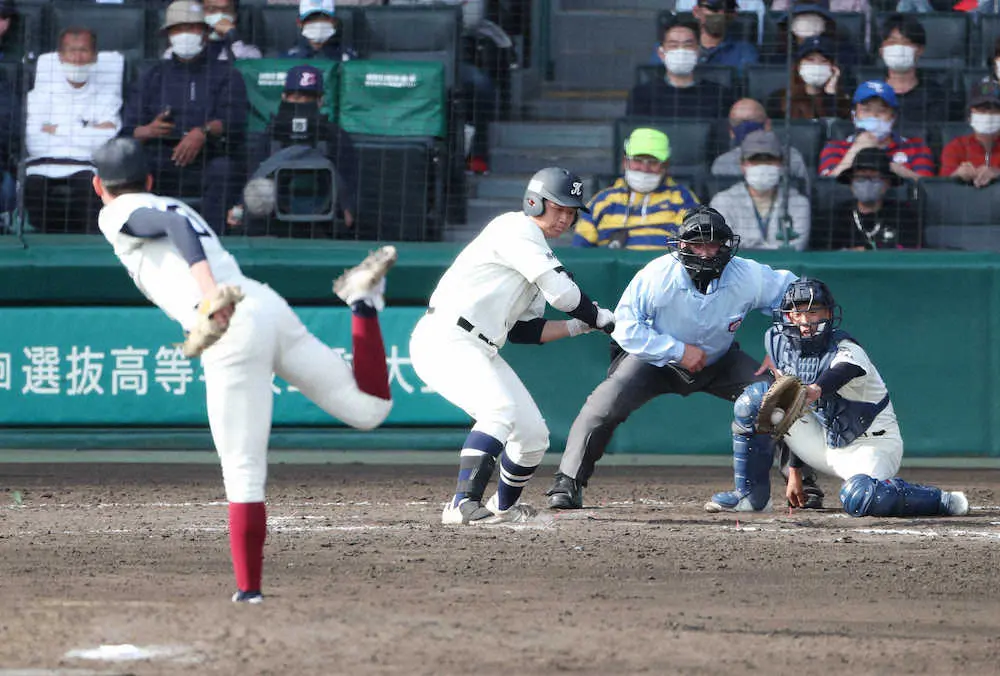 【画像・写真】甲子園全体で祝福！国学院久我山の代打・鈴木勇　誕生日出場に大阪桐蔭アルプスも拍手　父は元ヤクルト選手