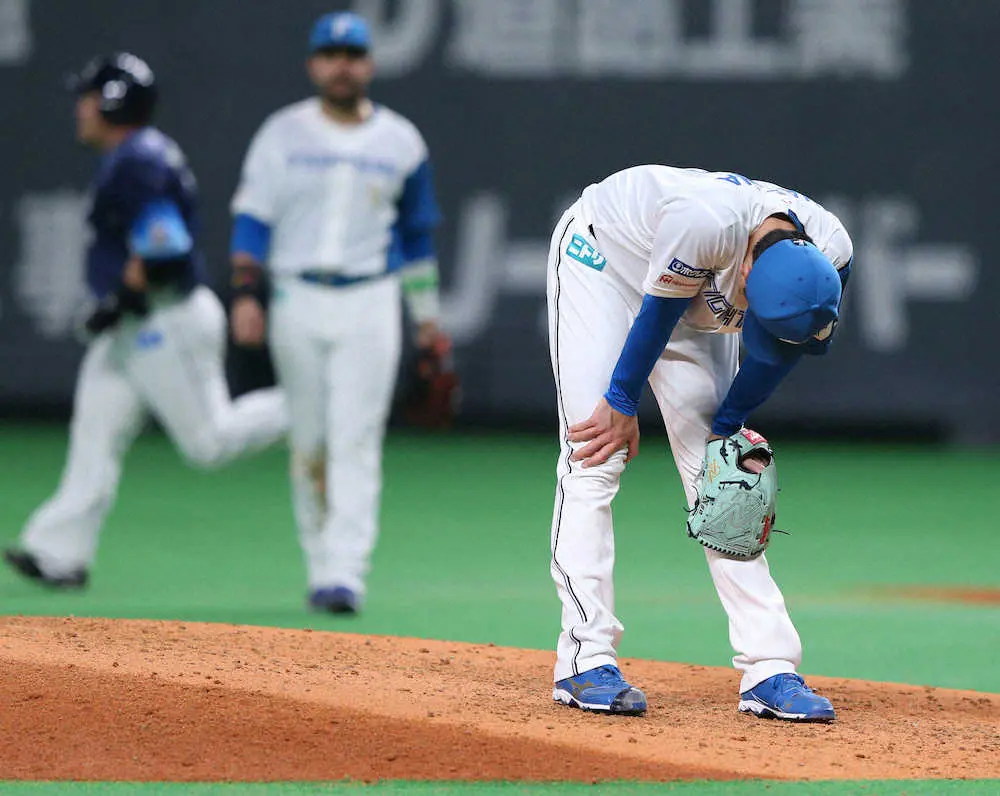 【画像・写真】日本ハム・上沢　2被弾も8回4失点粘投実らず「8回の一発はかなり、こたえました」